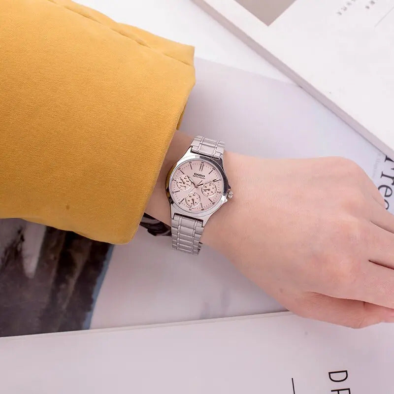 Casio watch LTP-V300D-4A. Triple clasp; Stainless steel strap Casio watch LTP-V300D-4A. Triple clasp; Stainless steel strap