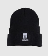 PATCH BEANIE Black – قبعة شتوية سوداء أنيقة