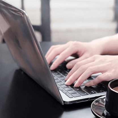 حافظة WIWU Crystal Shield لجهاز Mac 13.3 pro/2020&amp;2022 - شفافة