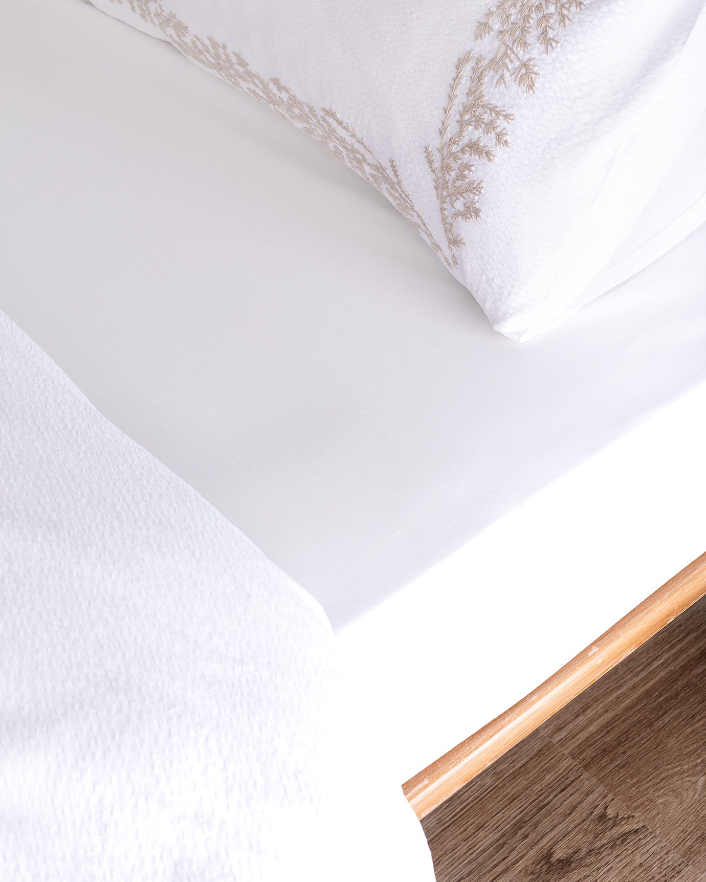Linda Double Size Duvet Cover Set - Embroidered Washed Seersucker - Madame Coco JO