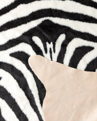 Aleon Fur Rug - Madame Coco JO