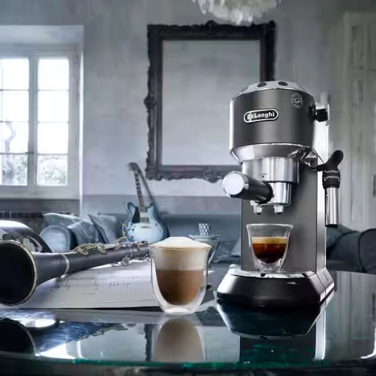 Delonghi Espresso Machine 15-Bar 1300W – 1.1L Black