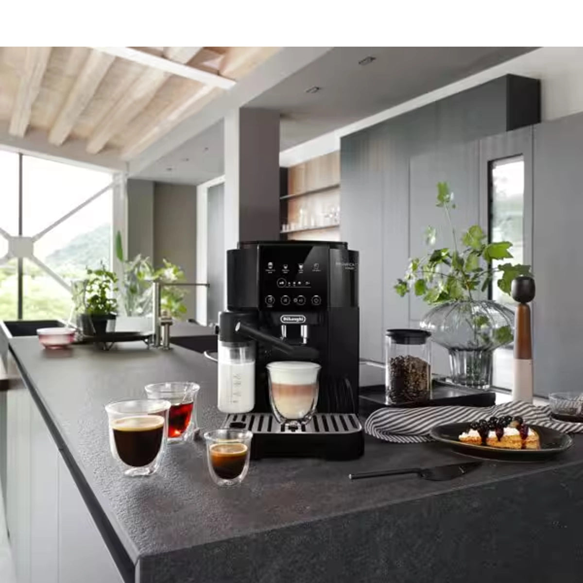 Delonghi Magnifica Start Espresso 15-Bar, Grinder & Milk, Black