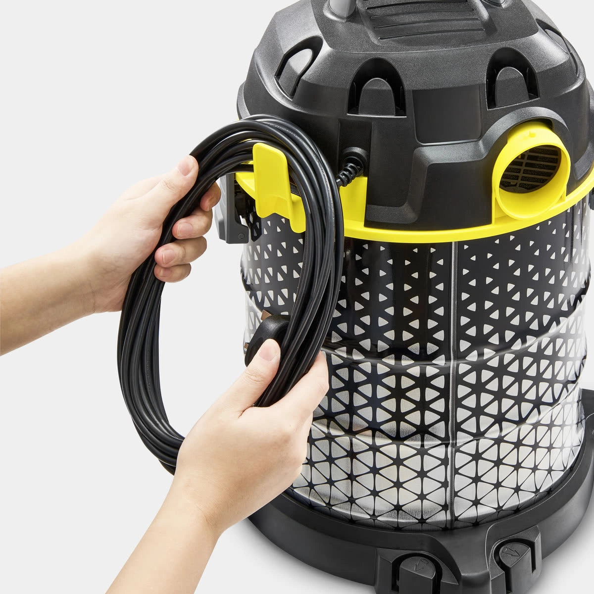 Karcher Barrel Vacuum 2200W with Blower – 22L Capacity