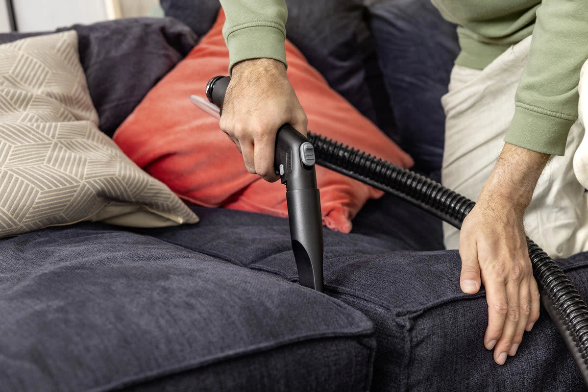 Kärcher SE 4 Washing Vacuum 1000W – Deep Fabric Cleaner