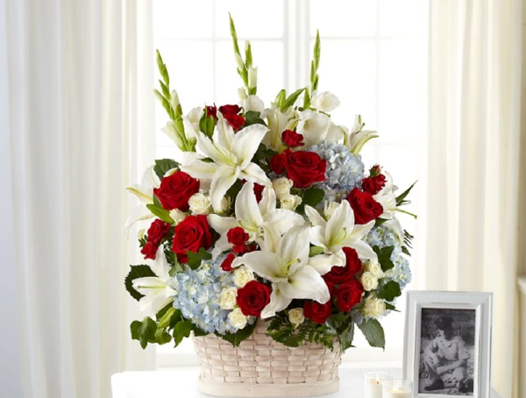 سلال الزهور سلة جميلة