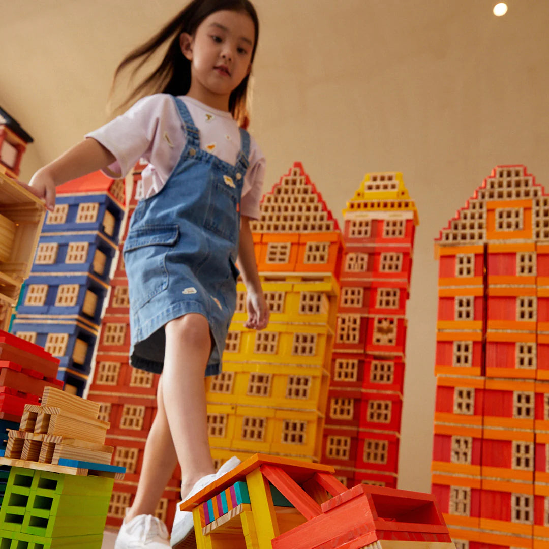 طوب بناء المدينة باللون الوردي من ميدير