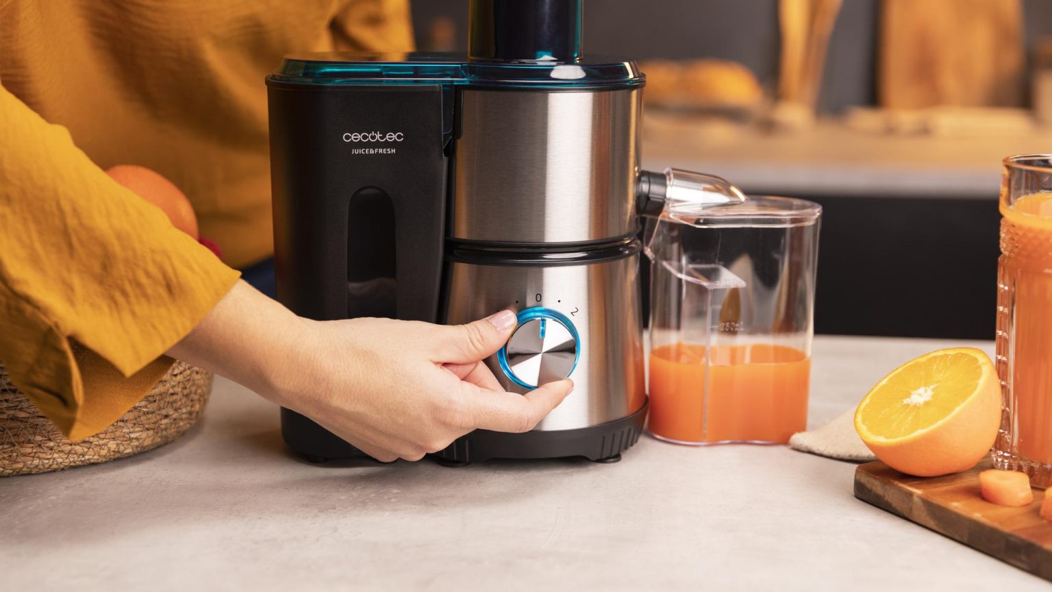 Cecotec Juice&Fresh 400 Titan Black 400W Centrifugal Juicer Cecotec Juice&Fresh 400 Titan Black 400W Centrifugal Juicer