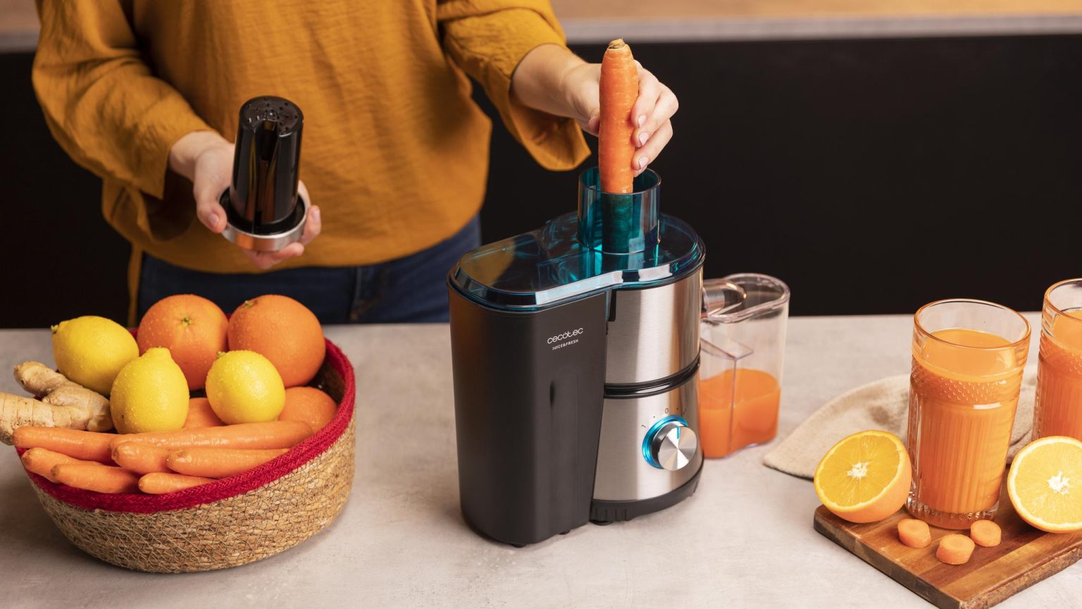 Cecotec Juice&Fresh 400 Titan Black 400W Centrifugal Juicer Cecotec Juice&Fresh 400 Titan Black 400W Centrifugal Juicer