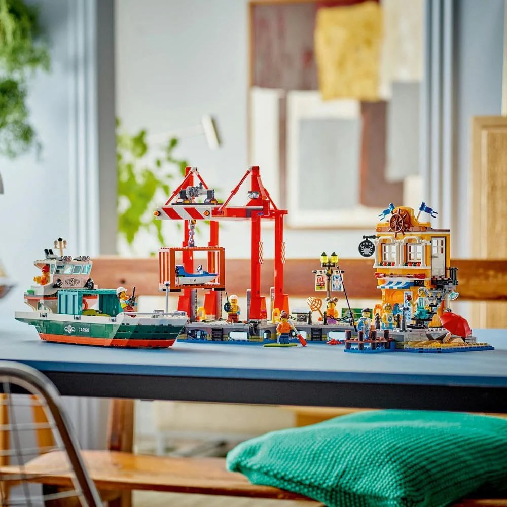 LEGO سيتي – ميناء البحر وشاحنة البضائع 60422