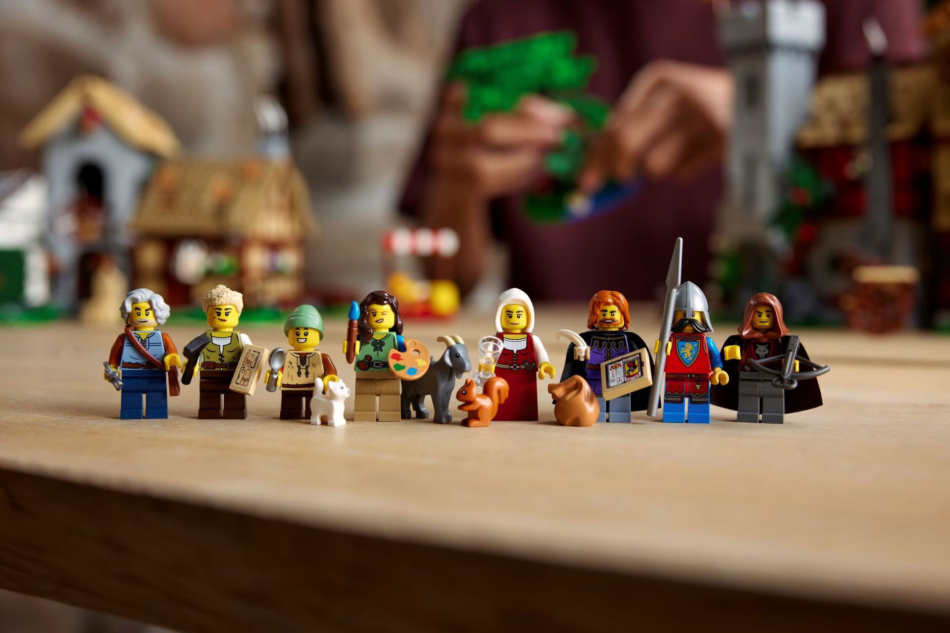 LEGO® Medieval Town Square – ساحة القرون الوسطى الأسطورية