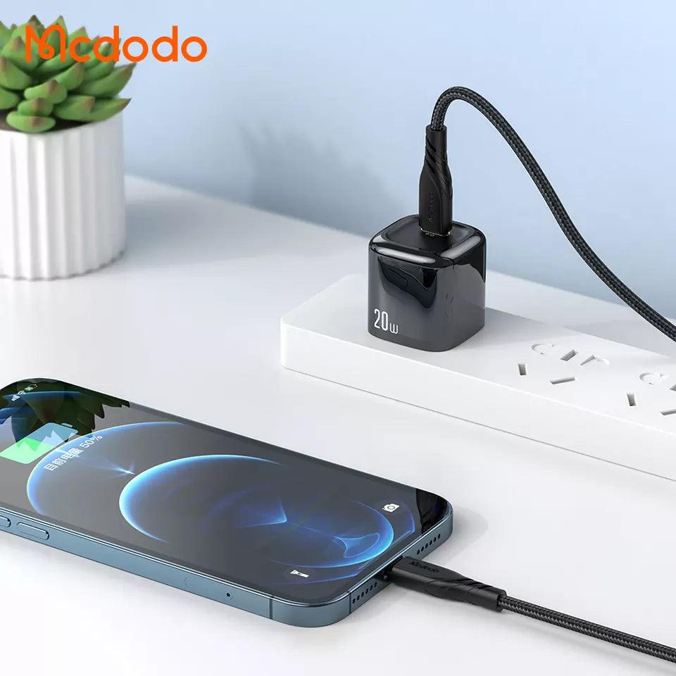 كابل شحن سريع مكدودو 20 وات بي دي تايب سي إلى لايتينج للآيفون - أسود