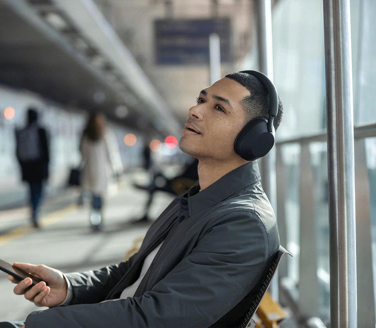 سماعات الرأس Sony WH-1000XM5 اللاسلكية فوق الأذن مع خاصية إلغاء الضوضاء سماعات الرأس Sony WH-1000XM5 اللاسلكية فوق الأذن مع خاصية إلغاء الضوضاء
